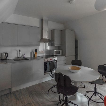 Top Floor Apartment High Street Kensington Londra Dış mekan fotoğraf