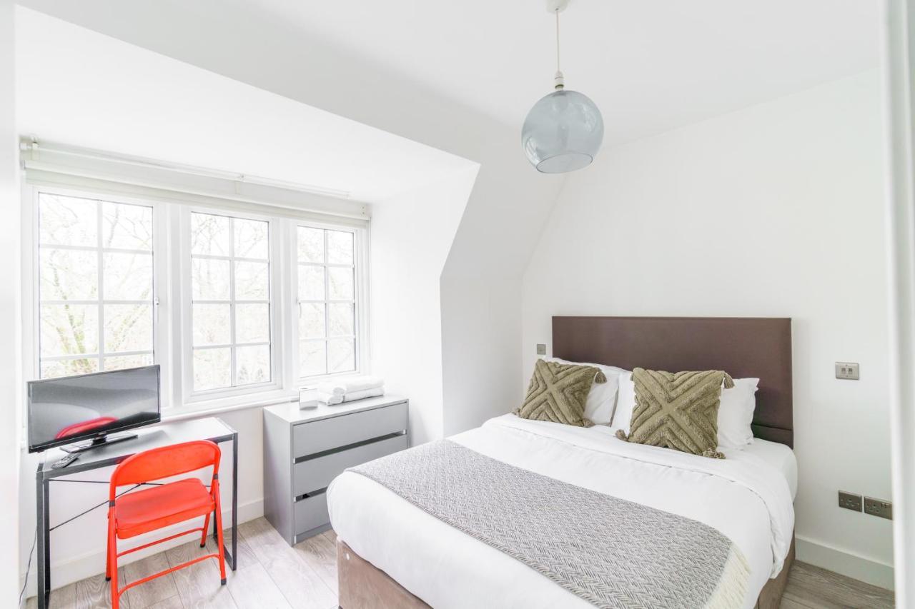 Top Floor Apartment High Street Kensington Londra Dış mekan fotoğraf