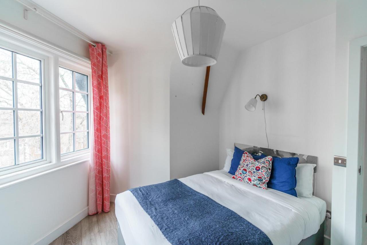 Top Floor Apartment High Street Kensington Londra Dış mekan fotoğraf