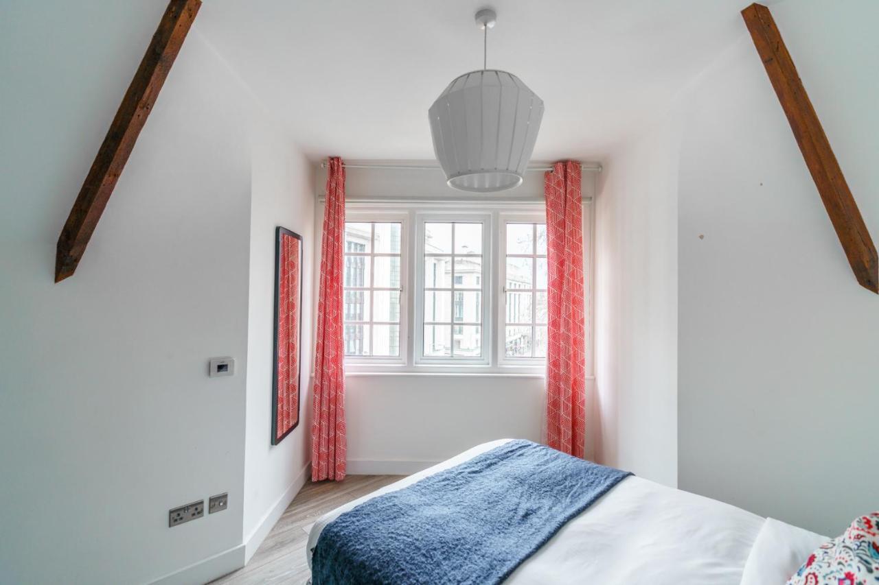 Top Floor Apartment High Street Kensington Londra Dış mekan fotoğraf