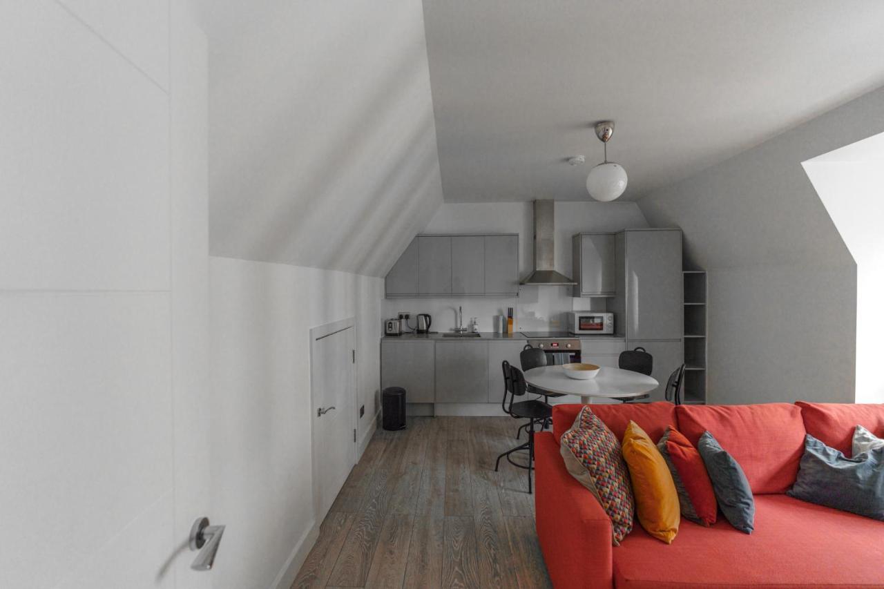 Top Floor Apartment High Street Kensington Londra Dış mekan fotoğraf